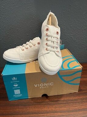 NIB Vionic Beach Women's White Canvas Lace-Up Sneakers